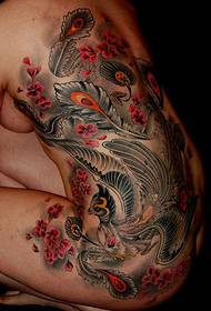 Gruaja plot atmosferë klasike punon tatuazhi Phoenix