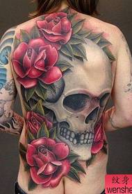 Modello tatuaggio tatuaggio teschio a colori