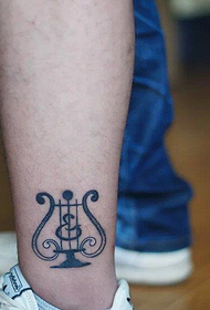 jalka Steinway tatuointikuvio