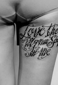 bellissimo tatuaggio inglese squirt sulla coscia