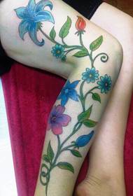 tatuazh me lule të gjatë lule plot me këmbë