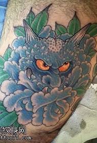Modello di tatuaggio di gambe di peonia mostruosa