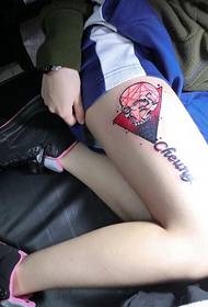 Креативный дизайн треугольник бедра татуировки татуировки
