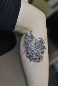 Tatoo la muundo wa mermaid kwenye ndama