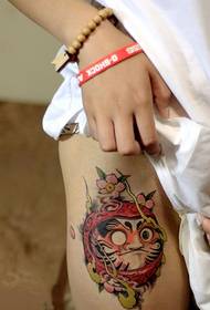 isitayela se-sexy leg yaseJapan i-Dharma tattoo yokudala