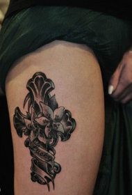 piękno nóg popularny klasyczny krzyż tatuaż