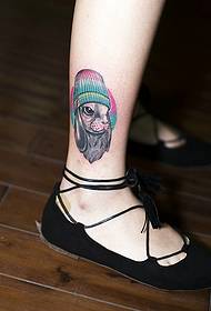 Laogh caol le dealbh tatù bunny cute