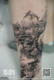 Tattoo në modelin e tatuazhit me bojë kineze në kofshë 40326 @ Tattoo me karakter të linjës së madhe në krah