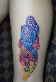 pænt tatoveringsmønster i farverig look
