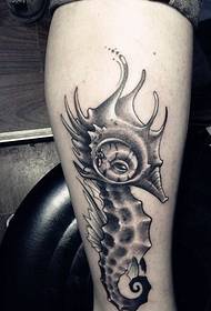 kreatiewe klein hippocampus been Tattoo