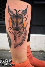 Uzorak tetovaže glave teleća jelena