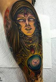 Калфи боядисани девствена татуировка модел