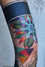 gammi Mantra fiore mudellu di tatuaggi di moda