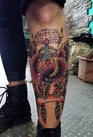 foto alternativa del tatuaggio del vitello da uomo di personalità