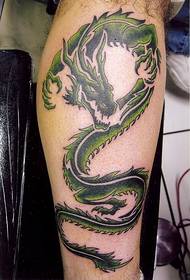 Slika teleta zelenega zmaja tetovažo