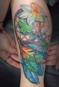 Model de tatuaj de flori de vițel și vis de captură