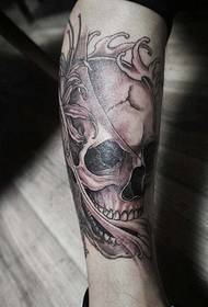 trend cool ben skalle tatuering