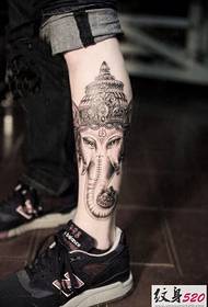 Tatuaggio classico elefante tradizionale gamba