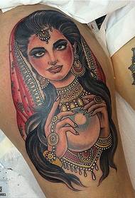Lepršava uzorak tetovaže djevojke indijske djevojke