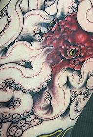 Modely amin'ny endrika octopus tattoo