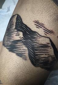 Stehennej línie horských tetovanie
