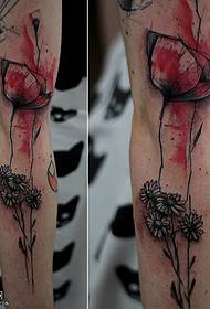 Modello di tatuaggio floreale con inchiostro gamba