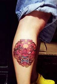 маленький цветной рисунок татуировки Танши очень личность