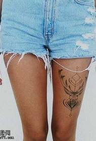 Modello tatuaggio gamba antilope tibetana