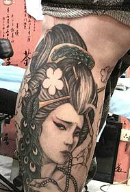 Tatuaggi floreali per uomo