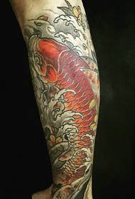 жизнена татуировка на червен шаран с теле