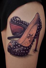 modèle de tatouage haut talon à la mode