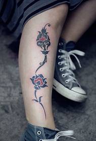 gamba 蜿蜒 蜿蜒 tatuaggio 花 tatuaggio
