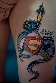 創意超人印章與蛇紋身