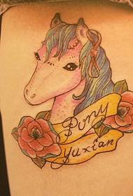 tattoo capall gleoite álainn ar an gcos
