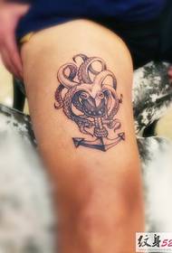 Alternatieve octopus-tatoeage met acht klauwen