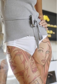 tatuaj de fată de desene animate frumoase pe coapsa 39044 - Modele de tatuaje pentru picioare Aprecierea Atlasului cuprinzător