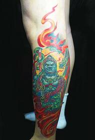 Sentiero classico fantastico tradizionale modello di tatuaggio del re immobile