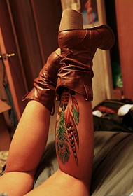 small leg personality fashion look good Feather Tattoo Pattern