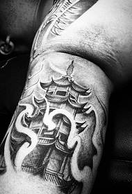Totem tetovaža u ličnosti na nogu