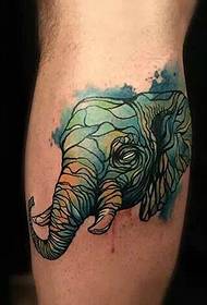 unieke olifant hoofd tattoo foto van het been