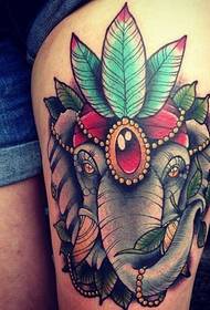 uzorak tetovaža slona za bedre