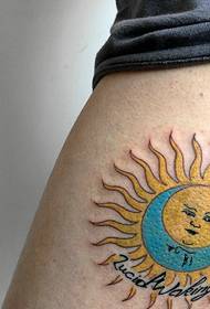 in de dij vallen Persoonlijkheid Sun Tattoo Tattoo