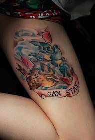 узорак тетоваже женске боје ногу у боји