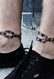 gelgit erkek bacakları yaratıcı zincir dövme resimleri var