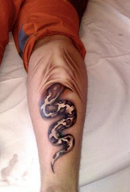 këmbë të lezetshme tatuazh gjarpër mashtrim model