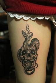 Női lábak Viper tetoválás minta