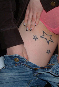 Uyluk basit seksi beş köşeli yıldız dövme