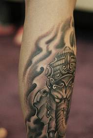 Малюнок татуювання ноги слона дитини повний особистості