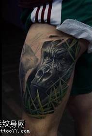Orangutan tatoeëerfatroan op 'e dij