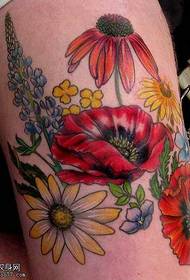 Been helle Blummen Tattoo Muster